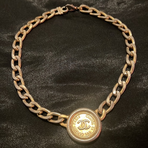 CHANEL Vintage 1980s Gold Metal Cuban Chain CC Choker Coin Necklace - Picture 2 of 6